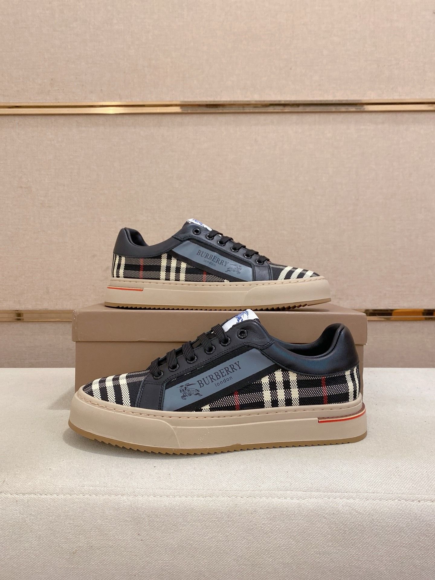 Baskets burberr*y Check en cuir 2026