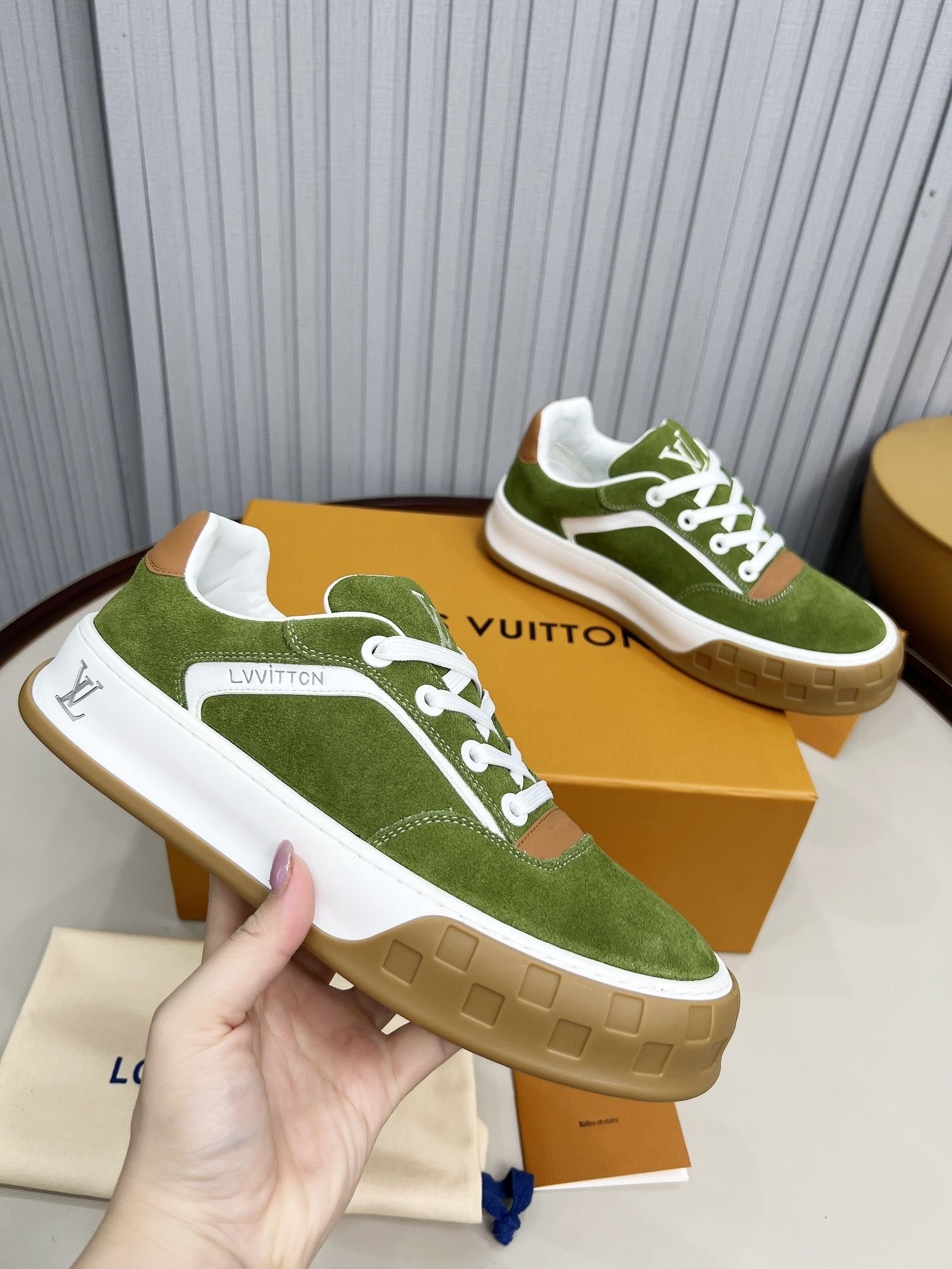 sneaker l.v trainer 2026