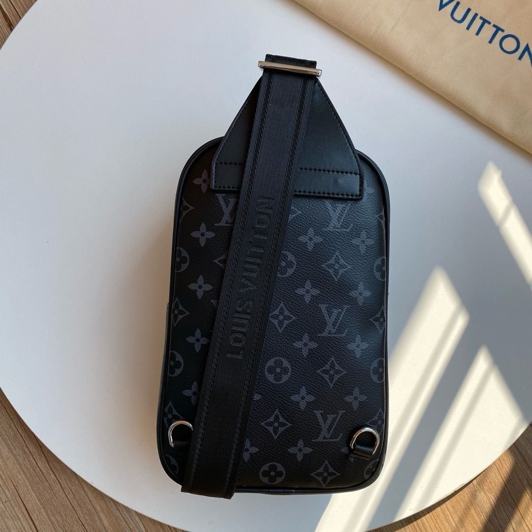 louis*vuiton clutch - Image 4